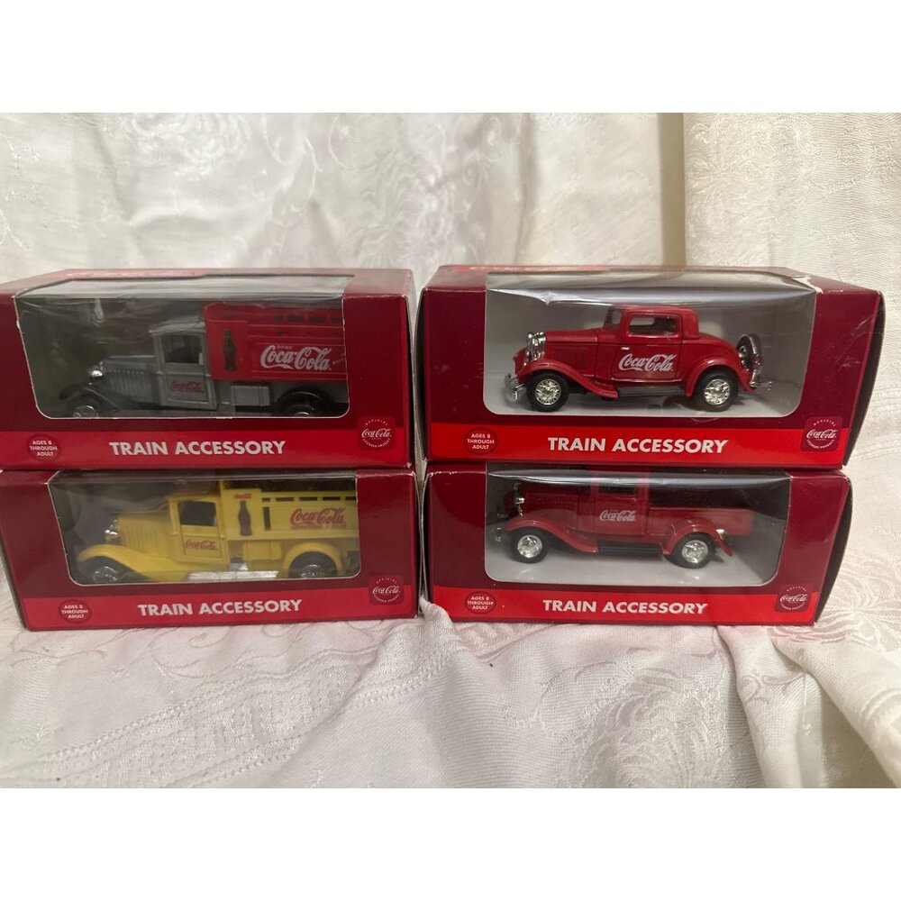 Coca-Cola 1930s Nostalgia Auto‎ Train Accessory Set Of 4